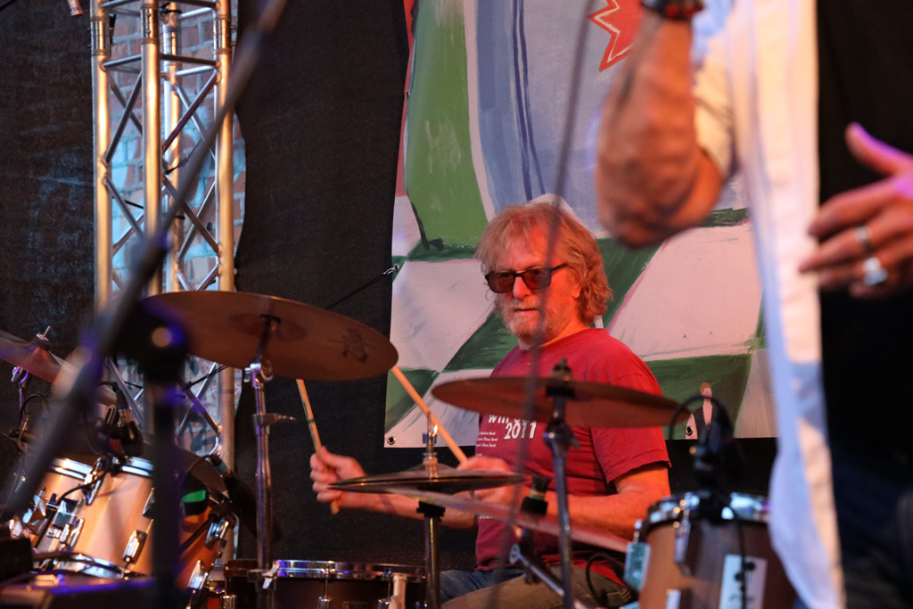 NCBrownBand_030